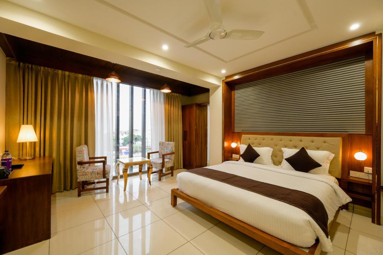 The Shivalik Hotel Бхубанешвар Екстериор снимка