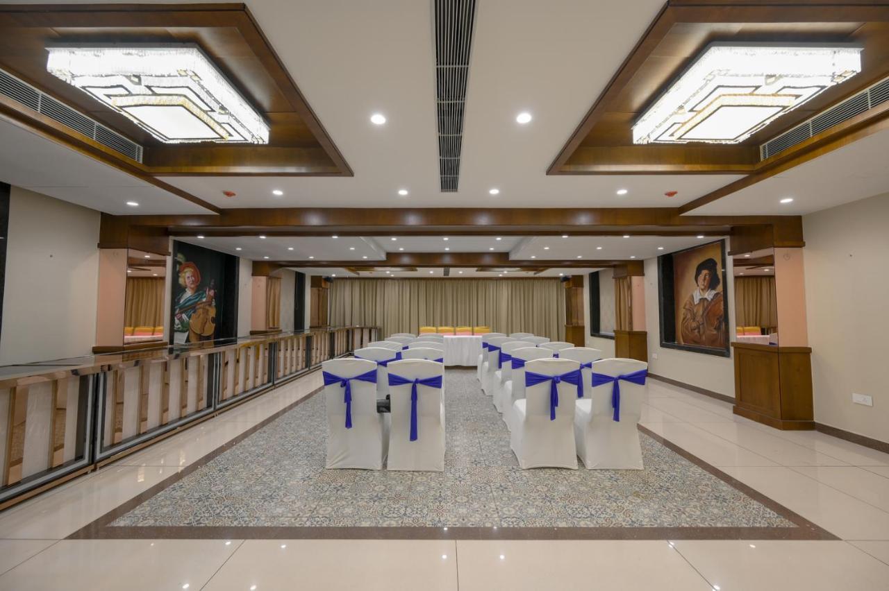 The Shivalik Hotel Бхубанешвар Екстериор снимка